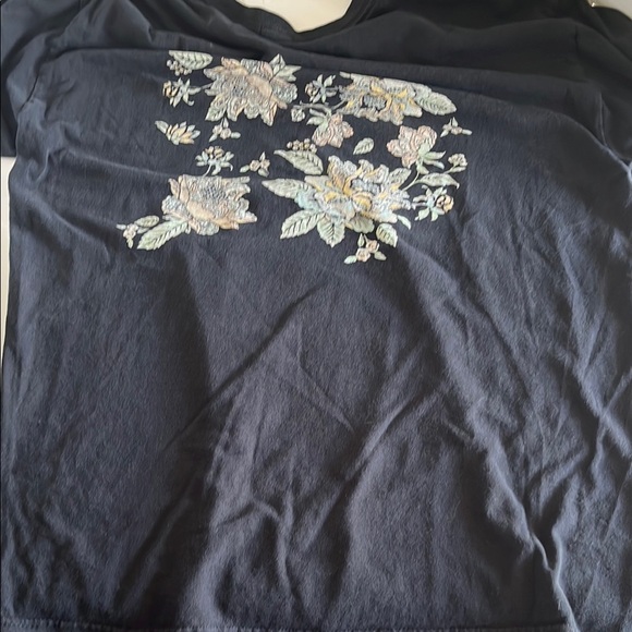 Lost Black Short Sleeve Tee with Subtle Design - Picture 9 of 10